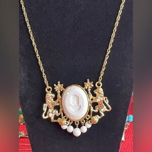 Vintage Rare Florenza cameo necklace